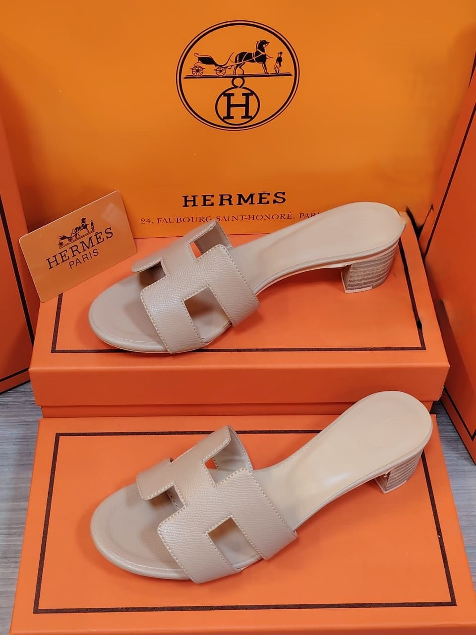 Hermès Oasis Beige Grained Leather Block Heel Sandals