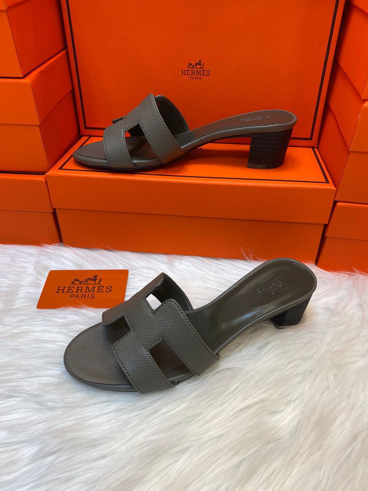 Hermès Oasis Gray Grained Leather Block Heel Sandals