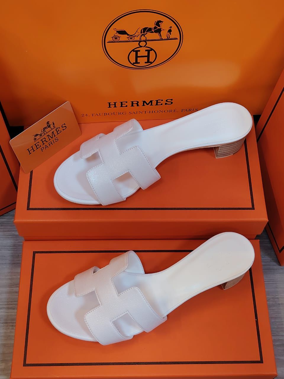 Hermès Oasis White Grained Leather Block Heel Sandals