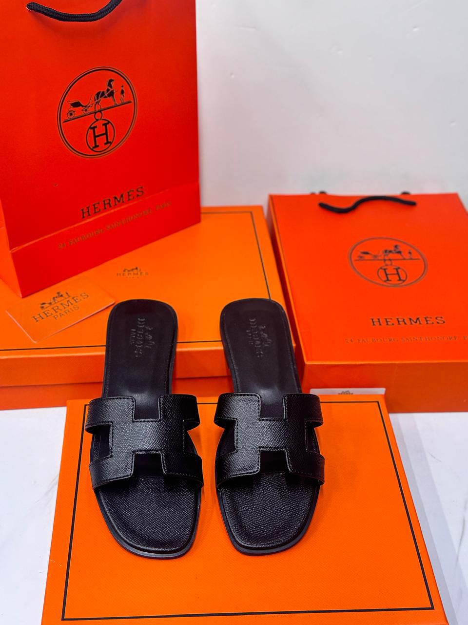 Hermès Oran Sandals – Classic Noir Black Epsom Leather