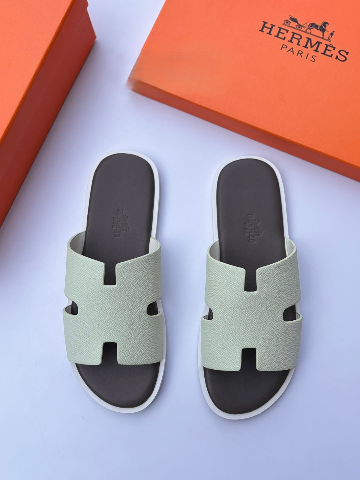Hermès Chypre Sandal in Off-White Epsom Leather