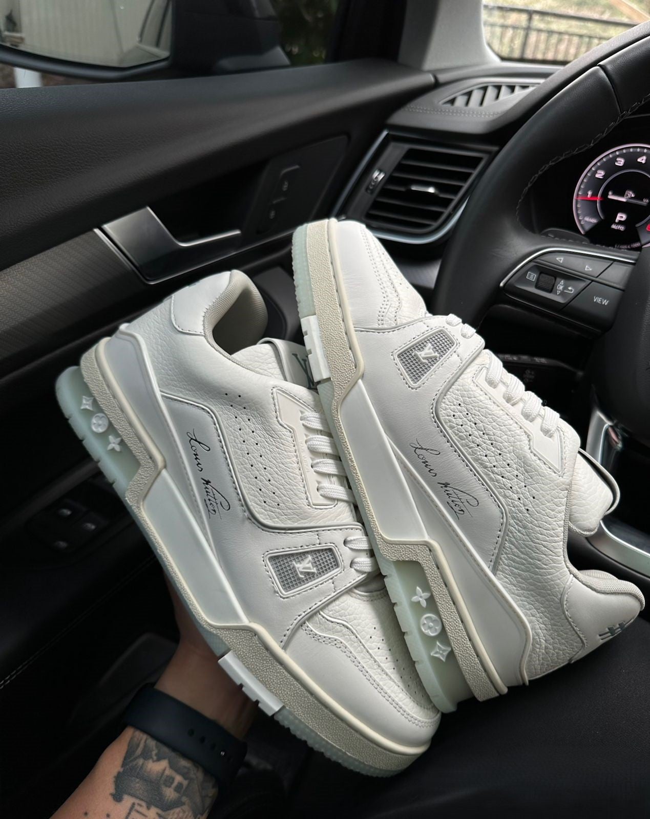 Louis Vuitton Trainer - White Grained Calf Leather